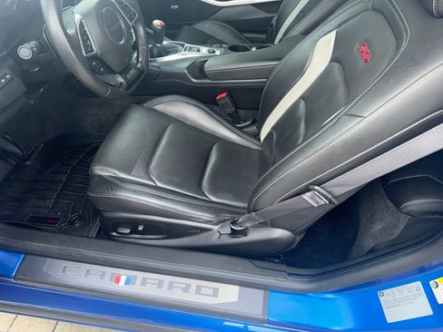 Used 2017 Chevrolet Camaro SS RWD image 6