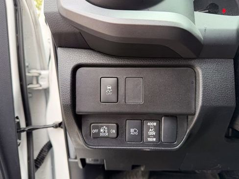 Used 2023 Toyota Tacoma TRD Off-Road AWD/4WD image 9