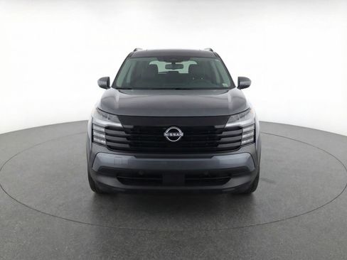 Used 2025 Nissan Kicks SV image 2