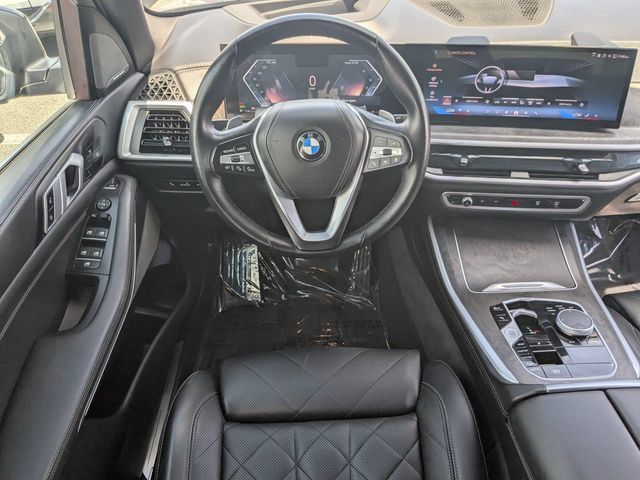 Used 2025 BMW X5 xDrive40i AWD/4WD image 16