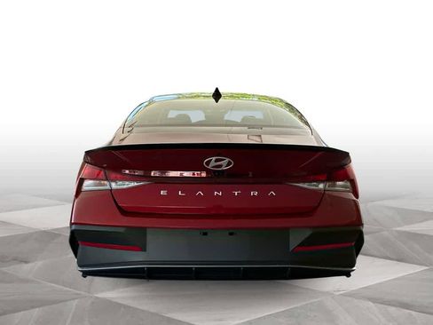 Used 2025 Hyundai Elantra Sport FWD image 7