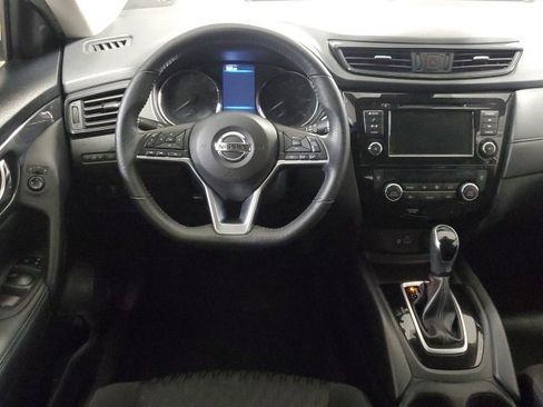 Used 2019 Nissan Rogue SV image 14