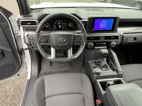 Certified 2026 Toyota 4Runner SR5 AWD/4WD image 11