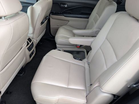 Used 2020 Honda Pilot Touring image 15