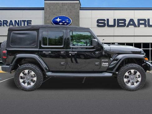Used 2018 Jeep Wrangler Unlimited Sahara AWD/4WD image 10