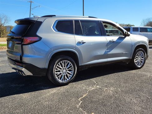 Used 2024 GMC Acadia Denali image 14