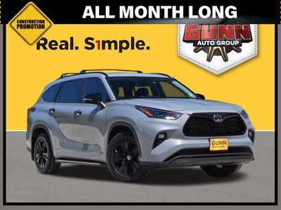 Used 2025 Toyota Highlander XLE