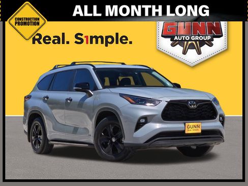 Used 2025 Toyota Highlander XLE AWD/4WD image 1