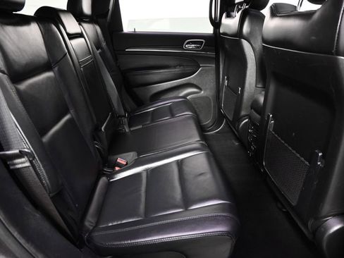 Used 2019 Jeep Grand Cherokee Limited image 18