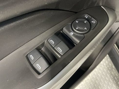 Used 2024 Chevrolet Trax RS FWD image 13