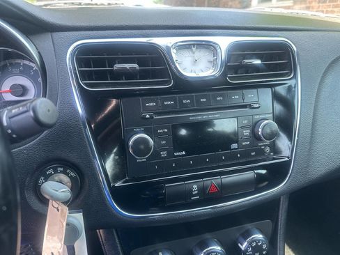 Used 2013 Chrysler 200 Touring image 10