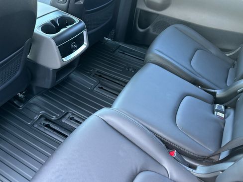 New 2026 Kia Carnival EX FWD image 13