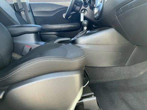 Used 2019 Kia Soul + image 19