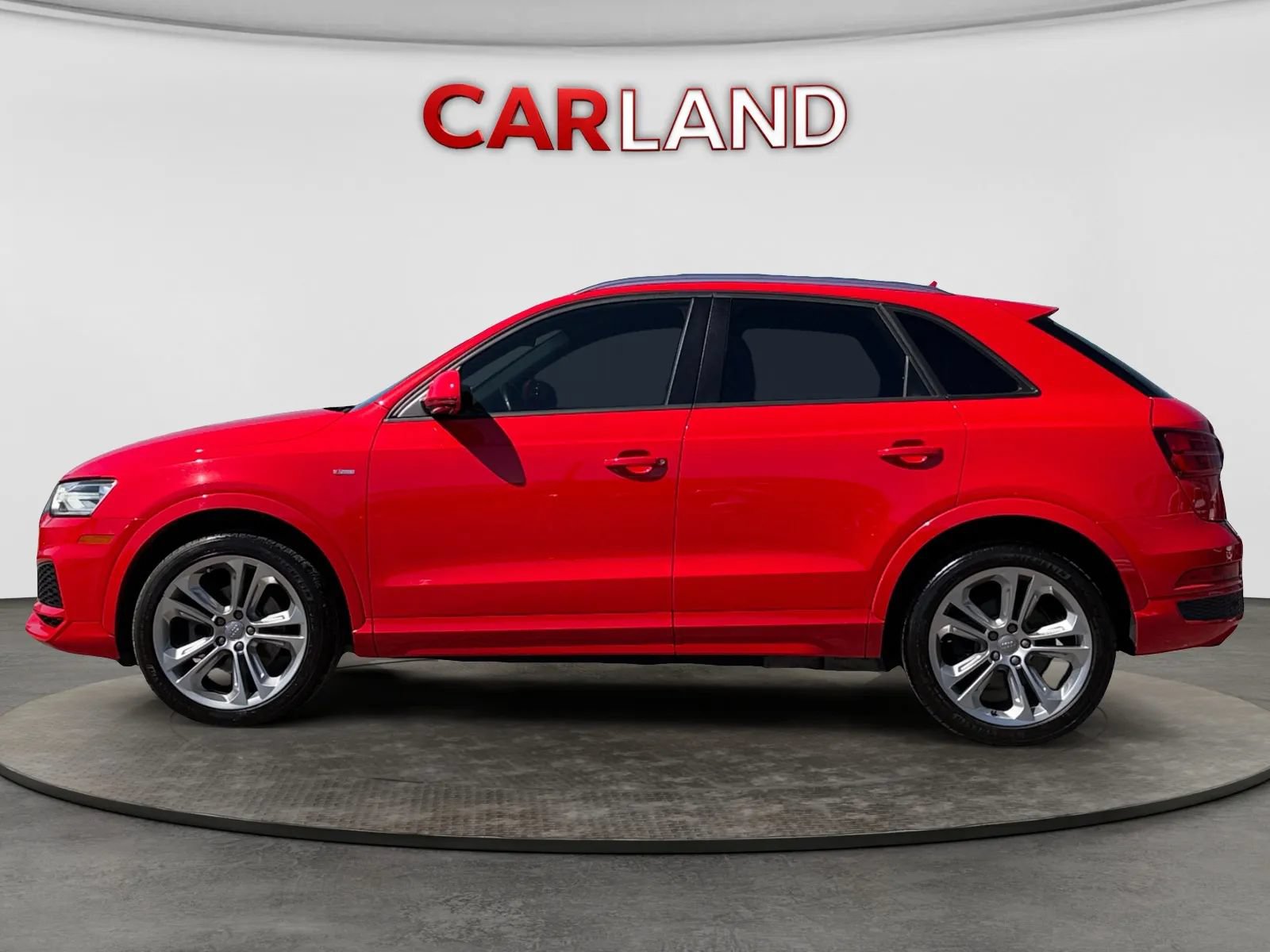 Used 2018 Audi Q3 2.0T Premium FWD image 2