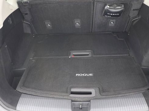 Used 2023 Nissan Rogue SL w/ SL Premium Package image 30