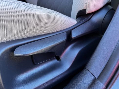 Used 2025 Toyota Corolla LE image 23