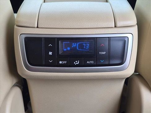Used 2015 Toyota Highlander XLE AWD/4WD image 16