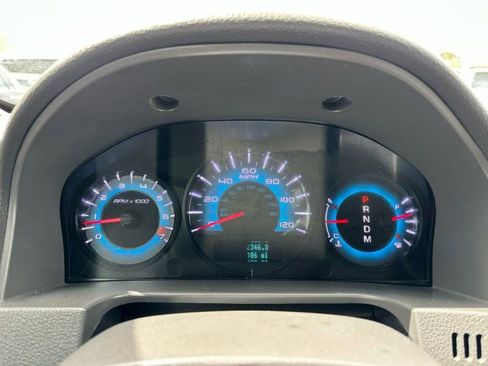 Used 2010 Ford Fusion SE FWD image 16