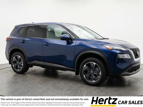 Used 2025 Nissan Rogue SV image 1