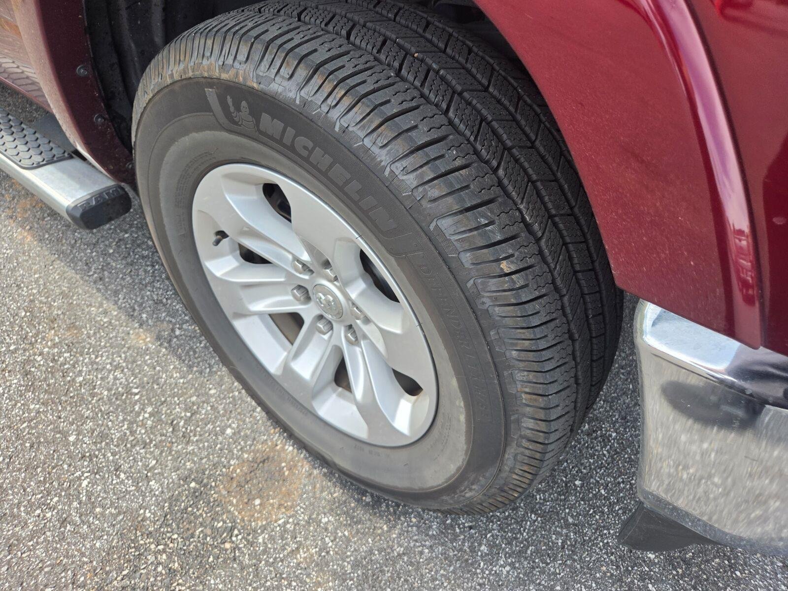 Used 2019 RAM 1500 Laramie AWD/4WD image 4