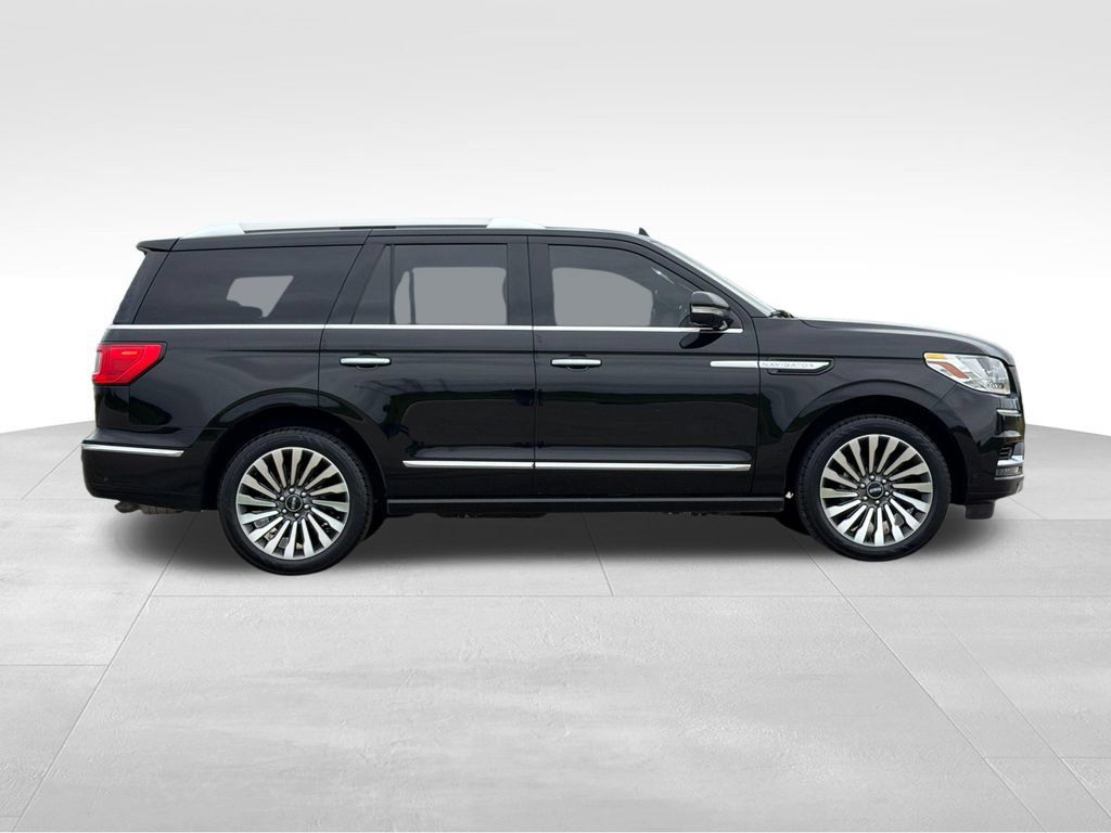 Used 2018 Lincoln Navigator Reserve w/ Technology Package AWD/4WD image 23