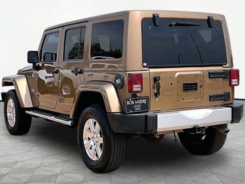 Used 2015 Jeep Wrangler Unlimited Sahara w/ Mopar Chrome Edition Group AWD/4WD image 11