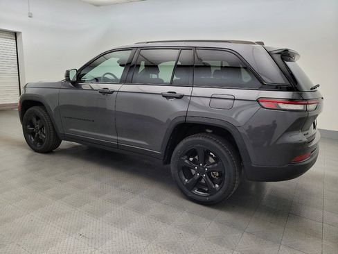 Used 2023 Jeep Grand Cherokee Altitude AWD/4WD image 3