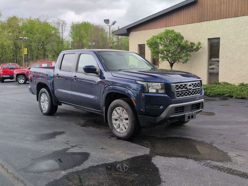 Used 2022 Nissan Frontier SV w/ Technology Package AWD/4WD image 3