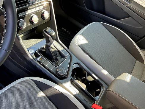 Certified 2024 Volkswagen Taos S image 17