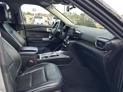Used 2022 Ford Explorer Limited image 10