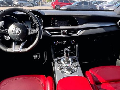 Used 2023 Alfa Romeo Stelvio Veloce AWD/4WD image 12