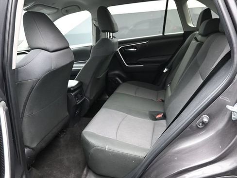 Used 2025 Toyota RAV4 XLE AWD/4WD image 16