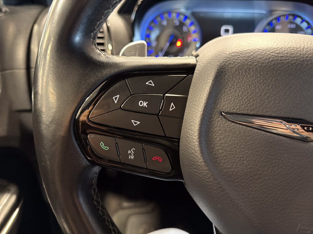 Used 2017 Chrysler 300 S AWD/4WD image 12