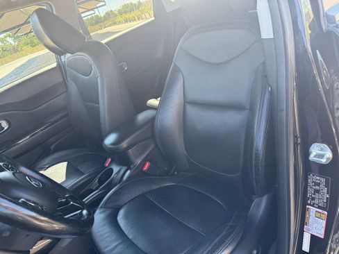 Used 2016 Kia Soul ! w/ Premium Package FWD image 14