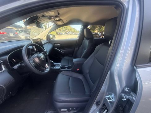 Used 2026 Toyota Corolla Cross XLE FWD image 19