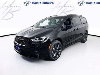 New 2026 Chrysler Pacifica Limited w/ S Appearance Package