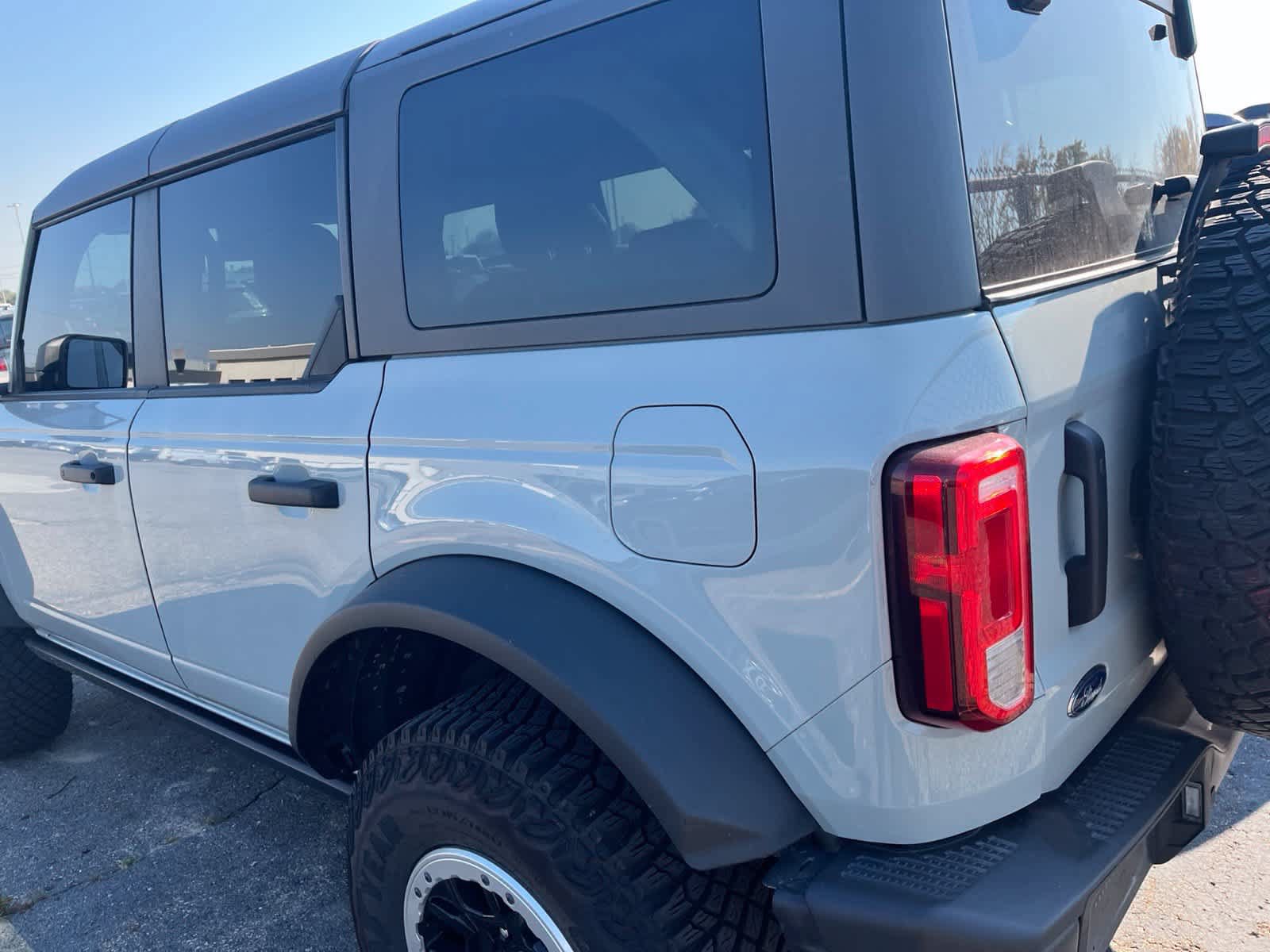 Used 2022 Ford Bronco Black Diamond w/ Sasquatch Package AWD/4WD image 11