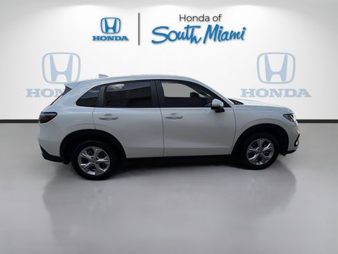 Certified 2023 Honda HR-V LX image 8