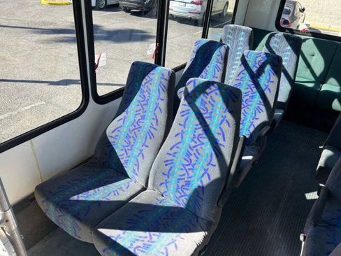 Used 2006 Ford E-350 and Econoline 350 Super Duty image 44