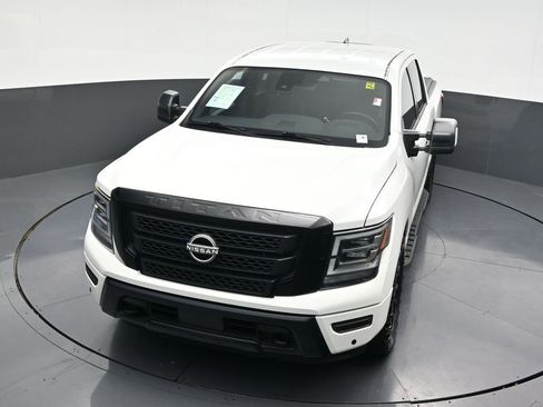 Used 2023 Nissan Titan SV w/ SV Convenience Package image 23