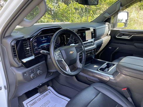 Certified 2025 Chevrolet Silverado 3500 LTZ w/ Z71 Chrome Sport Edition AWD/4WD image 11