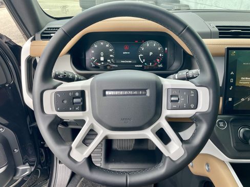 Used 2026 Land Rover Defender 130 X-Dynamic SE AWD/4WD image 21