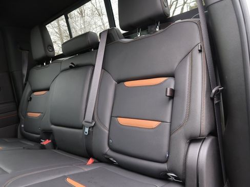 Certified 2022 GMC Sierra 1500 AT4 w/ AT4 Premium Package image 29