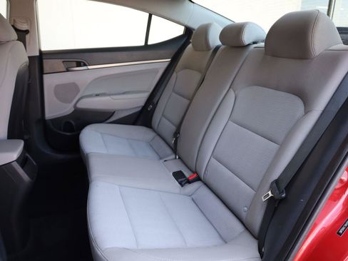 Used 2017 Hyundai Elantra SE FWD image 20