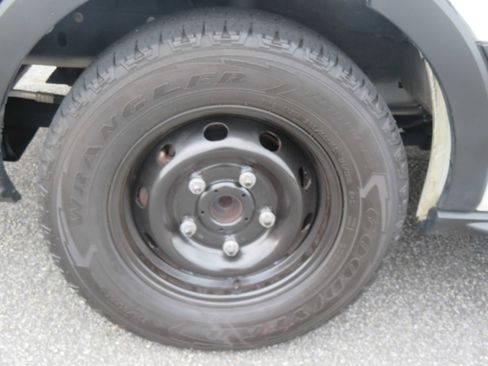 Used 2019 Ford Transit 150 XLT image 7