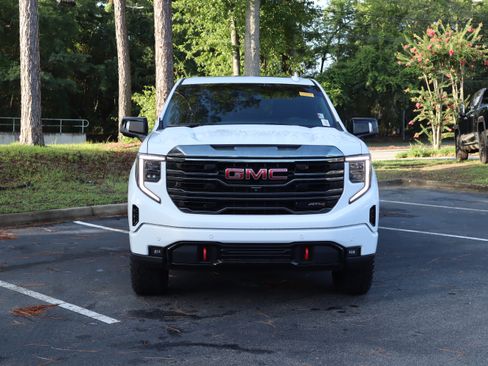 Used 2023 GMC Sierra 1500 AT4 w/ AT4 Premium Package AWD/4WD image 3
