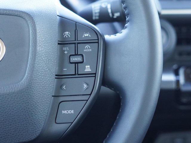 Used 2025 Toyota Prius LE FWD image 20