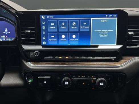 Used 2022 Chevrolet Silverado 1500 LT Trail Boss w/ LT Trail Boss Premium Package AWD/4WD image 12