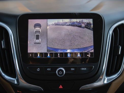 Used 2021 Chevrolet Equinox Premier image 11