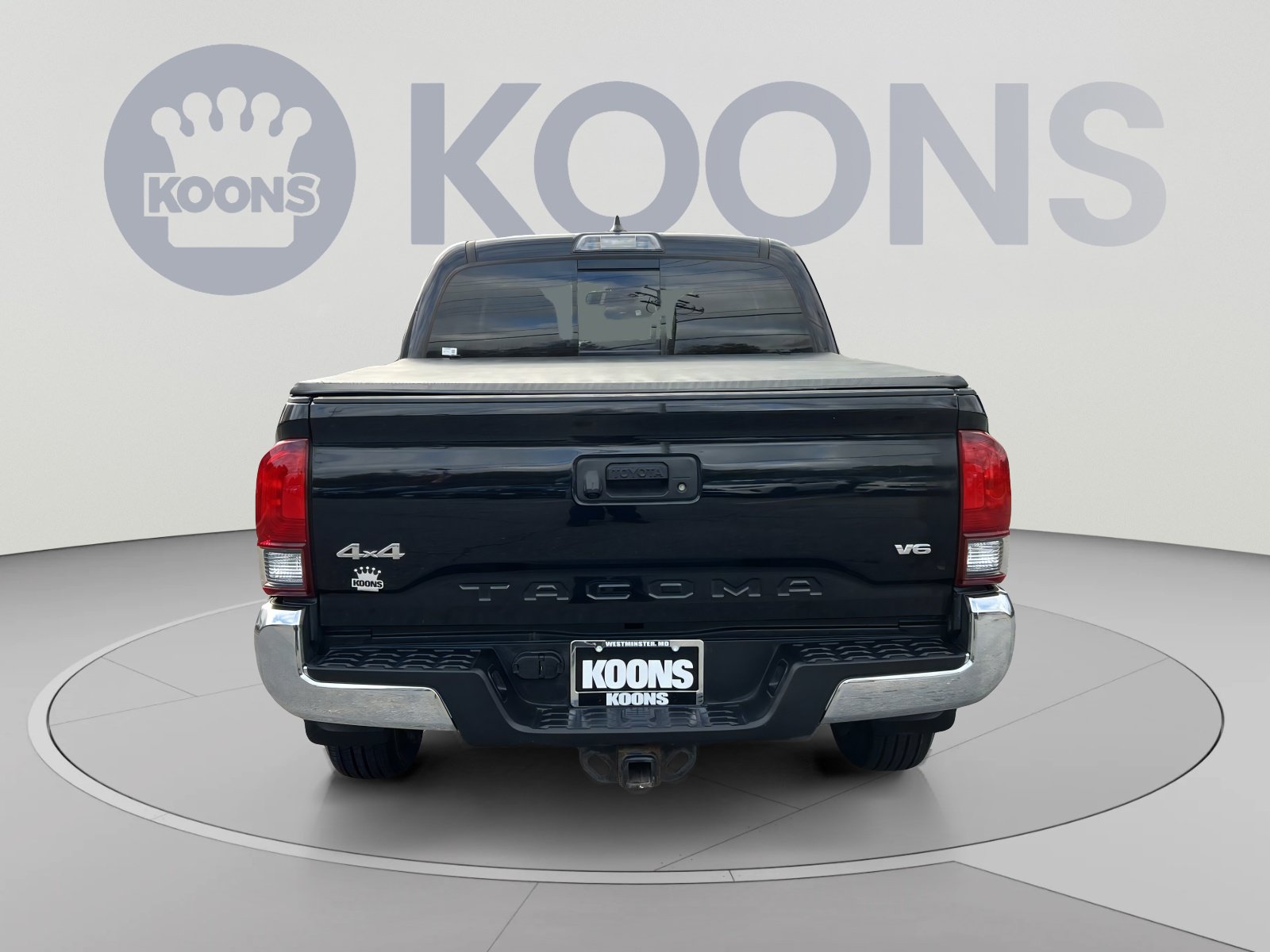 Used 2018 Toyota Tacoma SR5 AWD/4WD image 5
